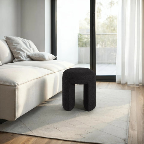 Amrah- Stool Renwil
