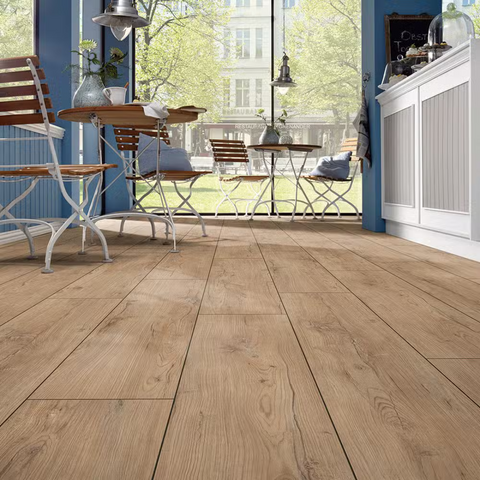 Chestnut Torres 12mm Laminate Flooring -$5.03 Sq.Ft (Sold per box) Planchers1867